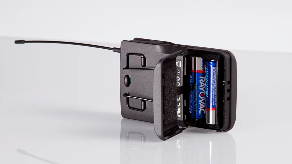 UX600B Wireless Belt-Pack Transmitter - Image 4
